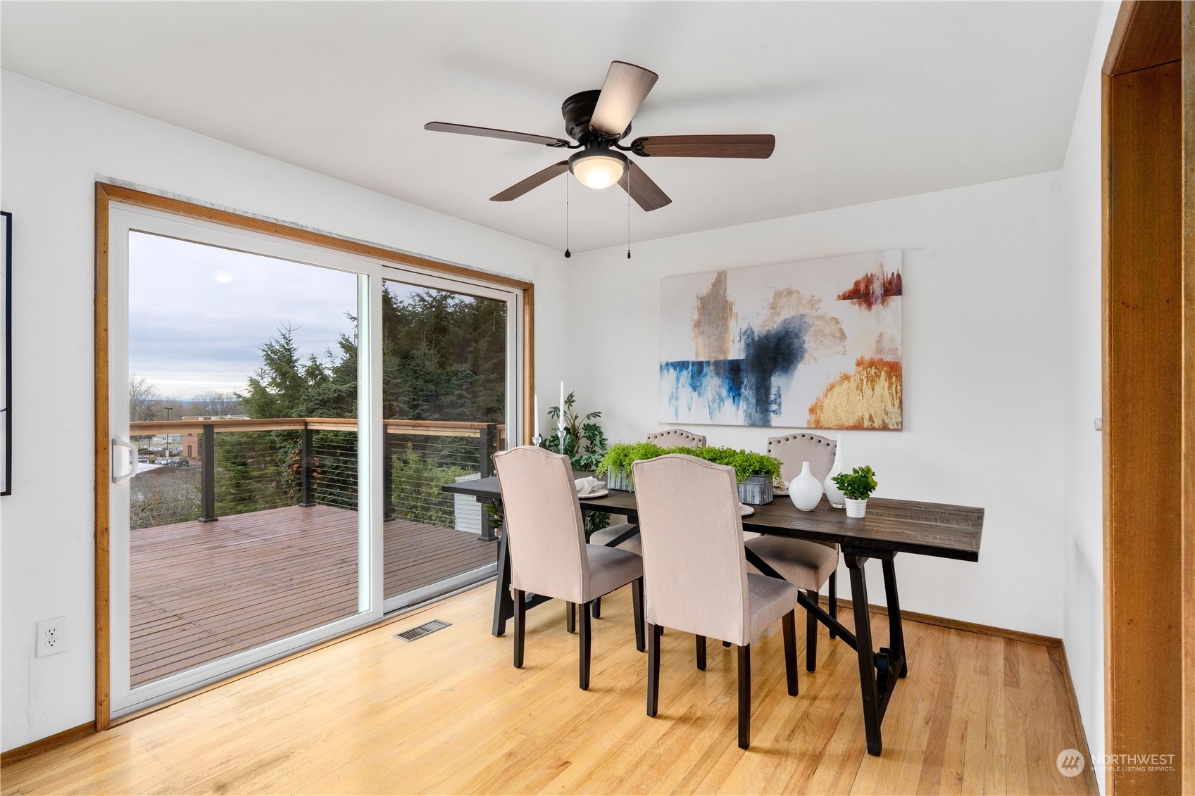 905 Lynnwood Avenue NE