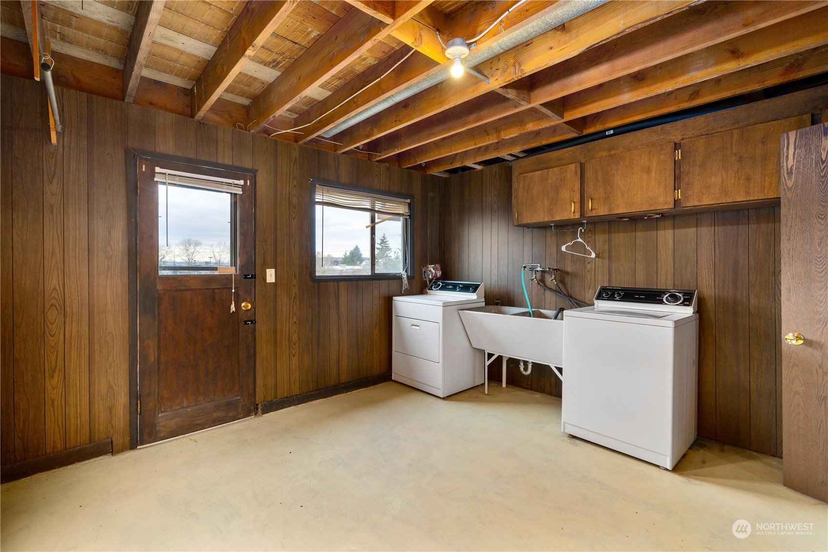 905 Lynnwood Avenue NE