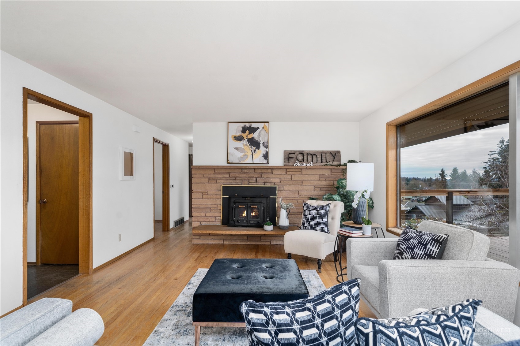 905 Lynnwood Avenue NE