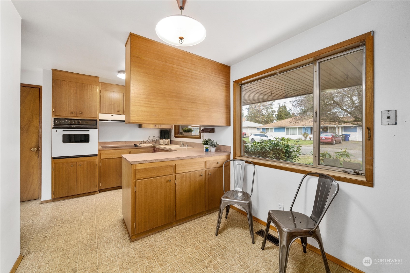 905 Lynnwood Avenue NE