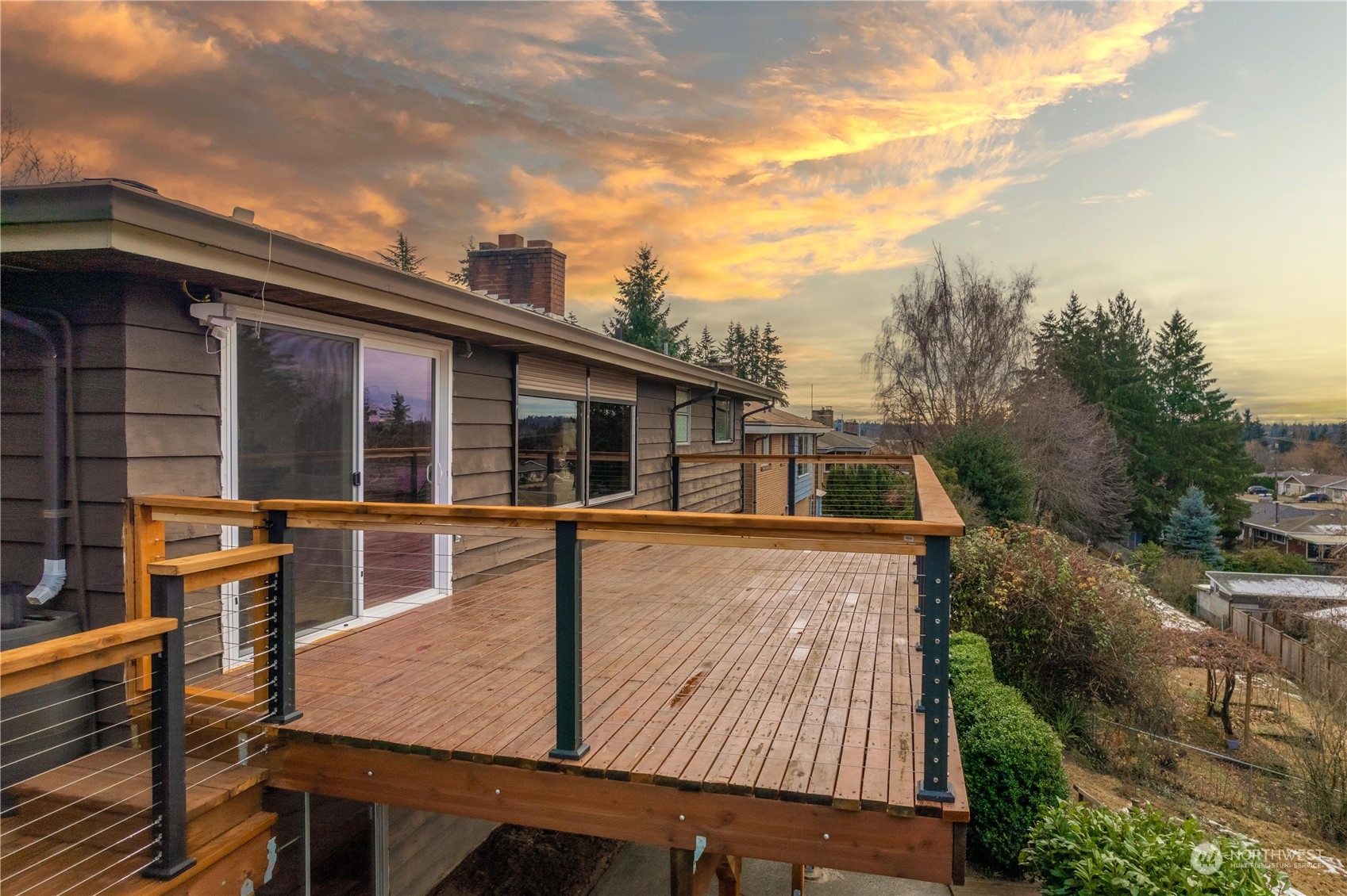 905 Lynnwood Avenue NE