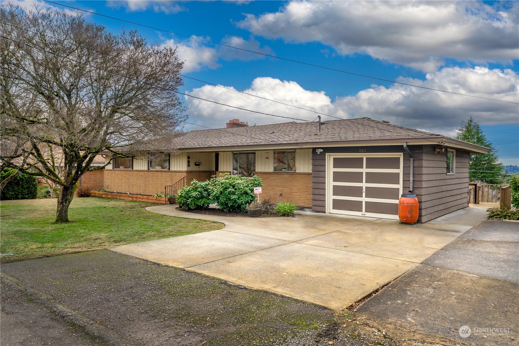 905 Lynnwood Avenue NE