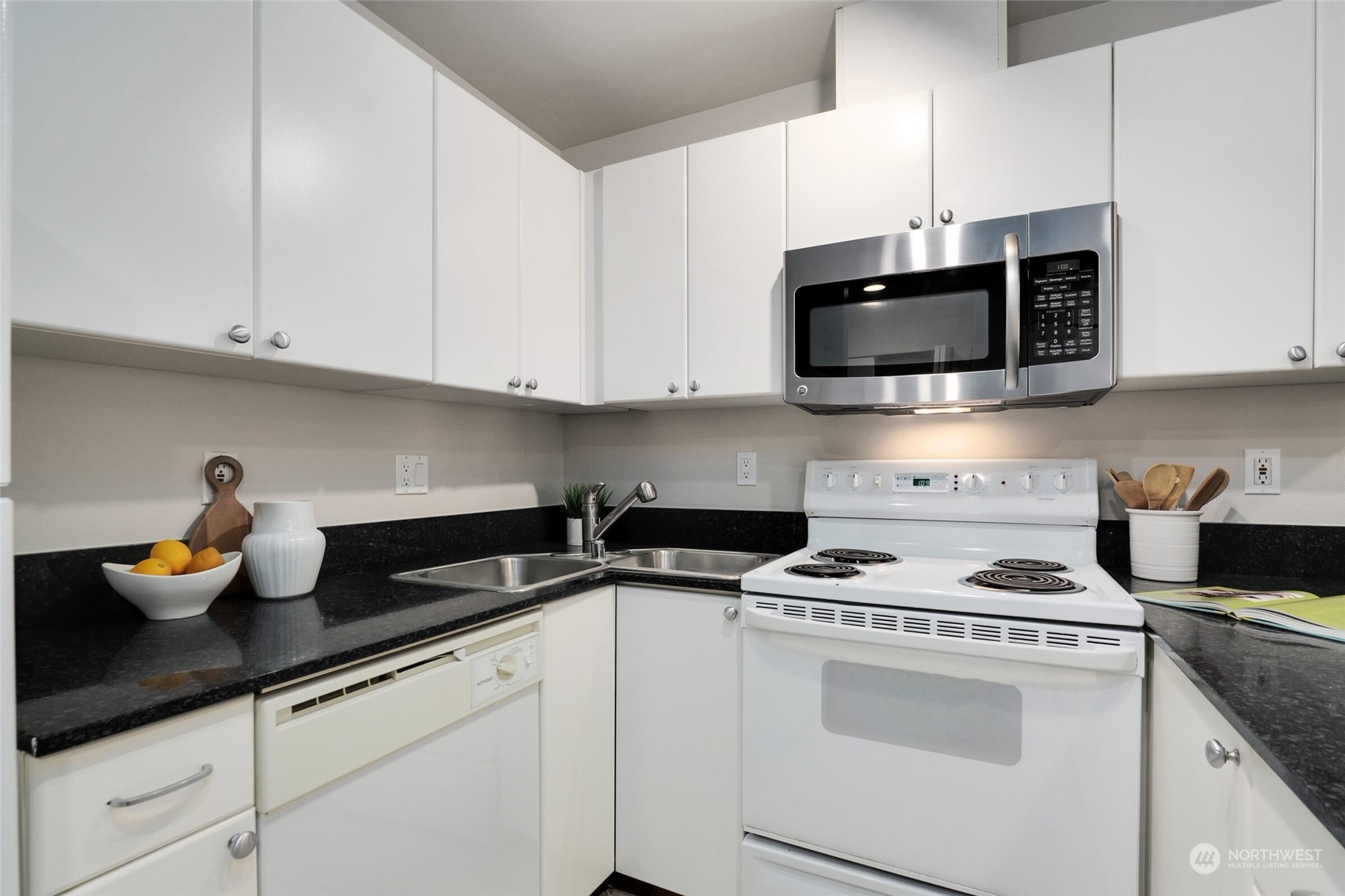 1323 Boren Avenue Unit: 214