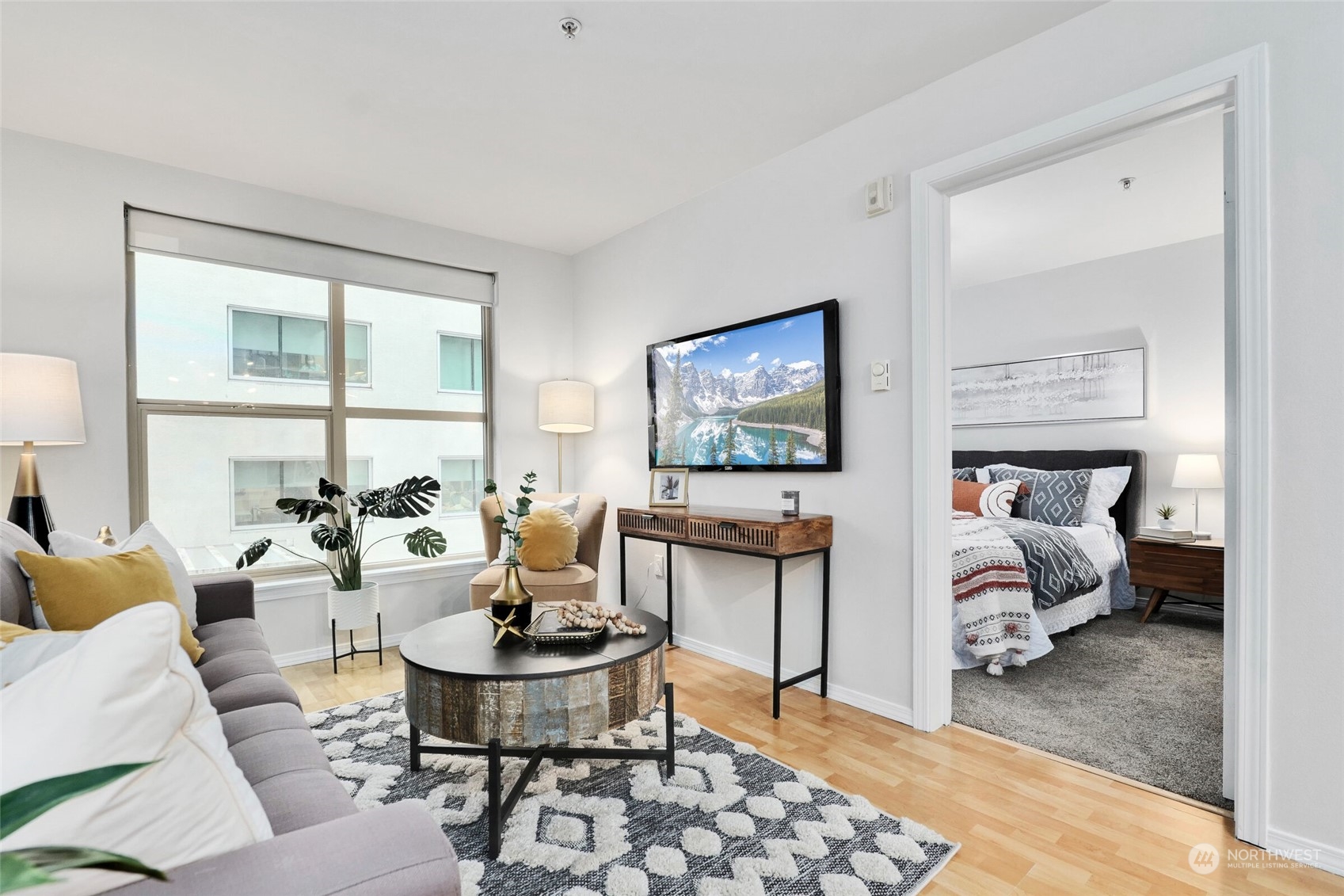 1323 Boren Avenue Unit: 214