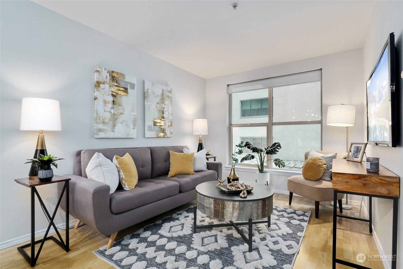 1323 Boren Avenue Unit: 214