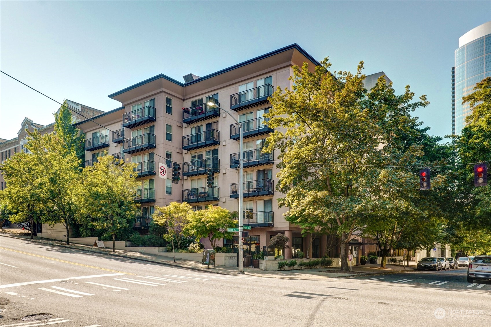 1323 Boren Avenue Unit: 214