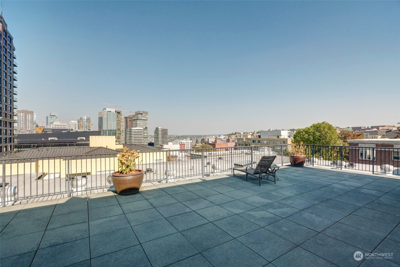 1323 Boren Avenue Unit: 214