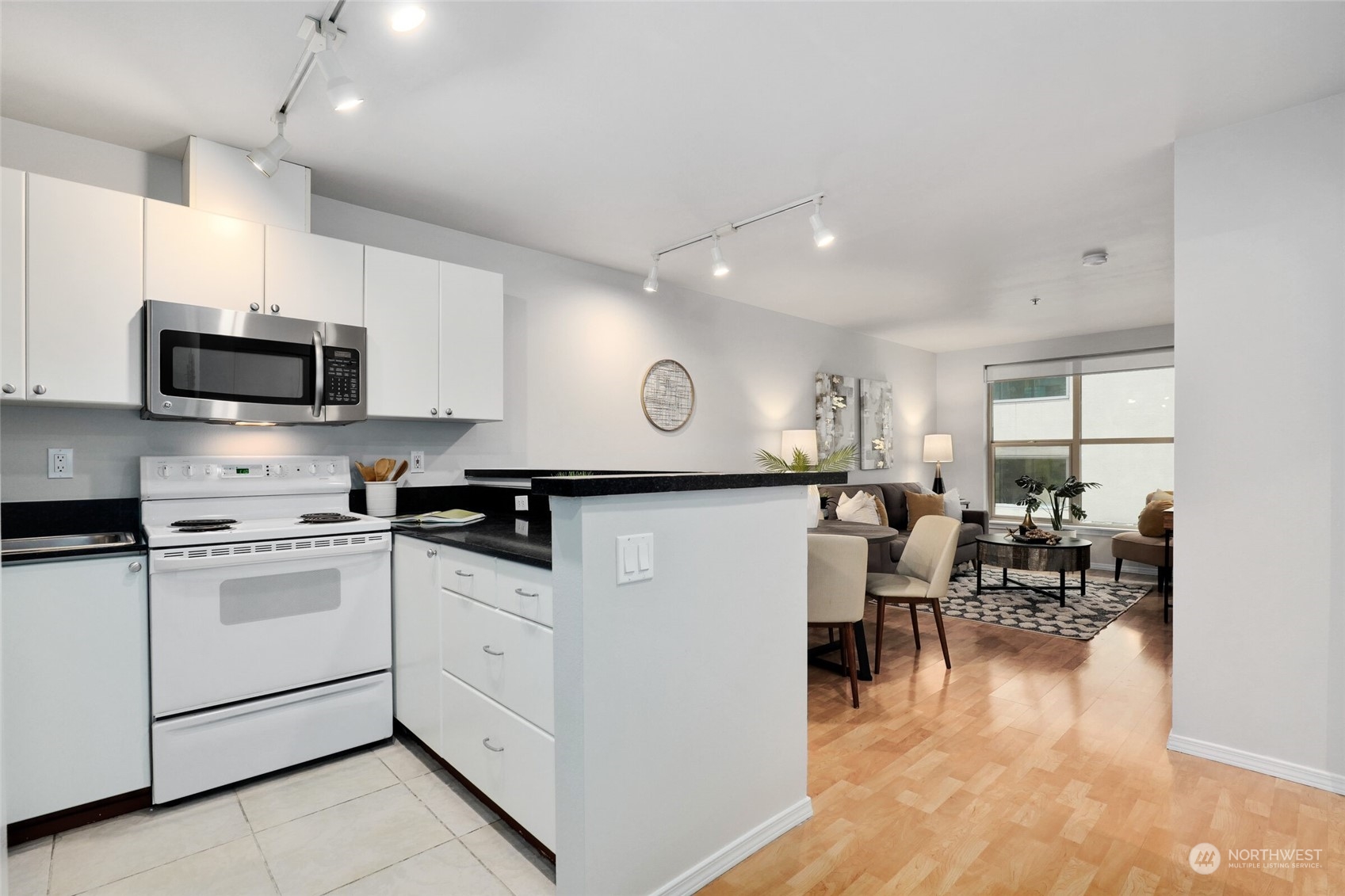 1323 Boren Avenue Unit: 214