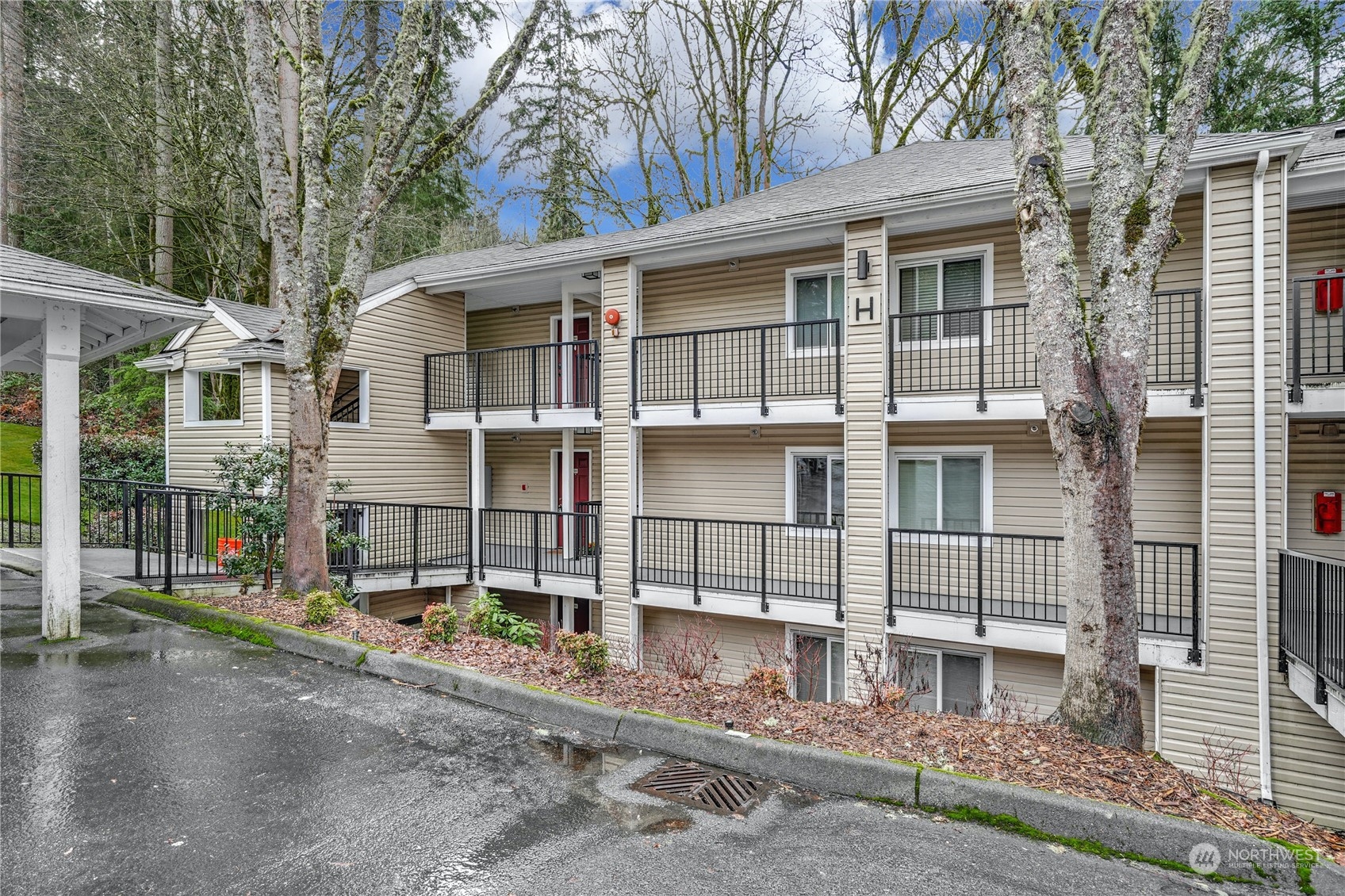5000 NW Village Park Drive Unit: H243