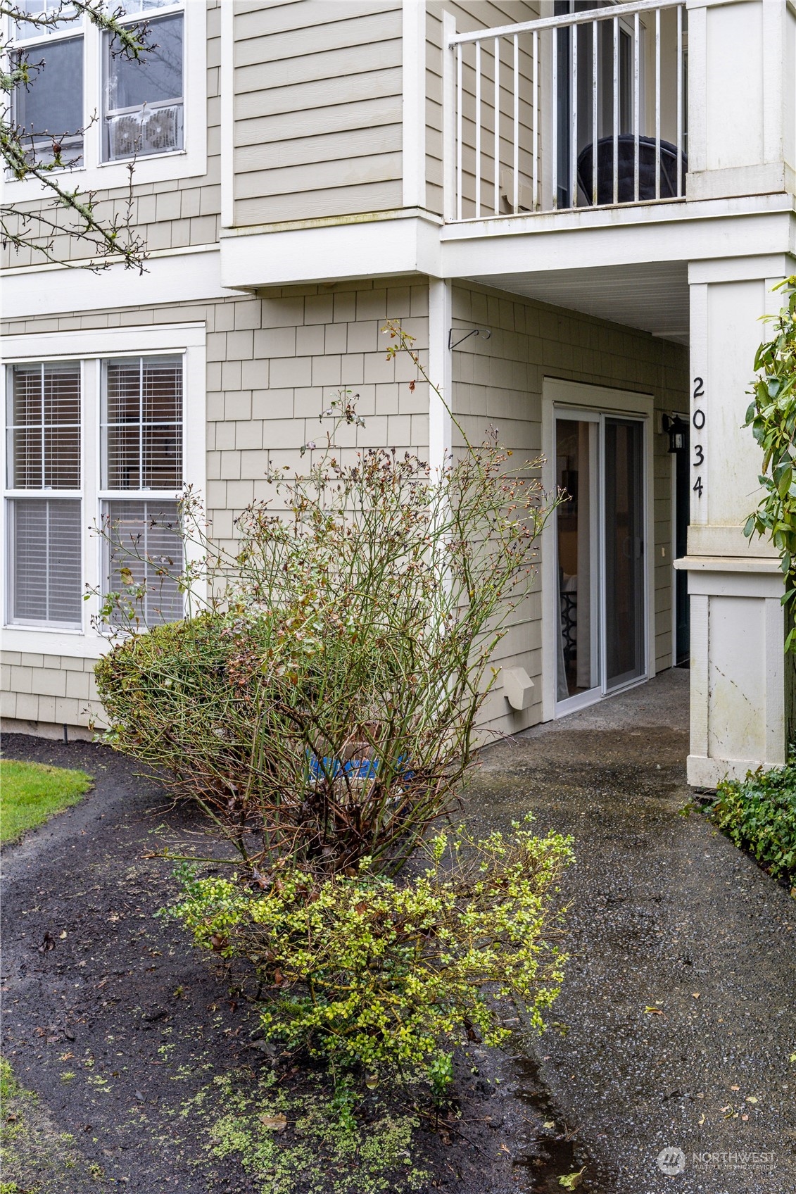 2034 Newport Way NW Unit: 11-1