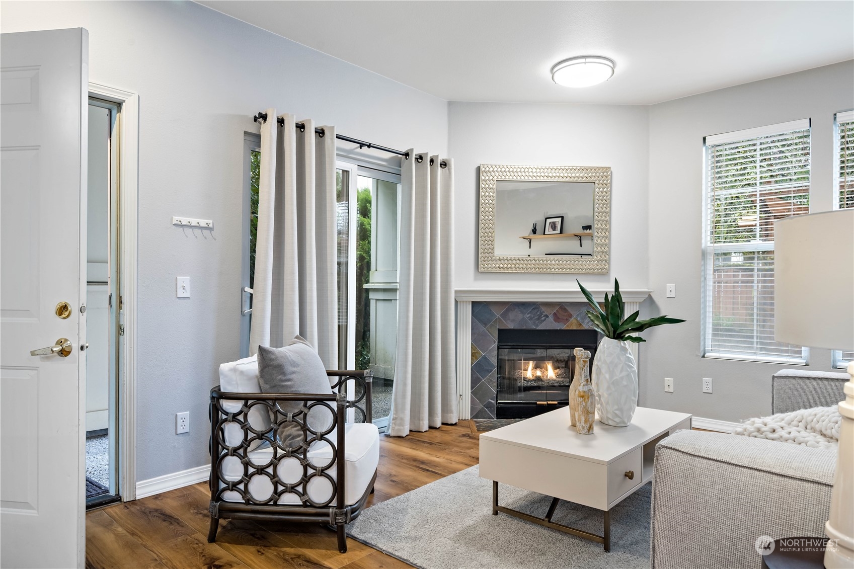 2034 Newport Way NW Unit: 11-1