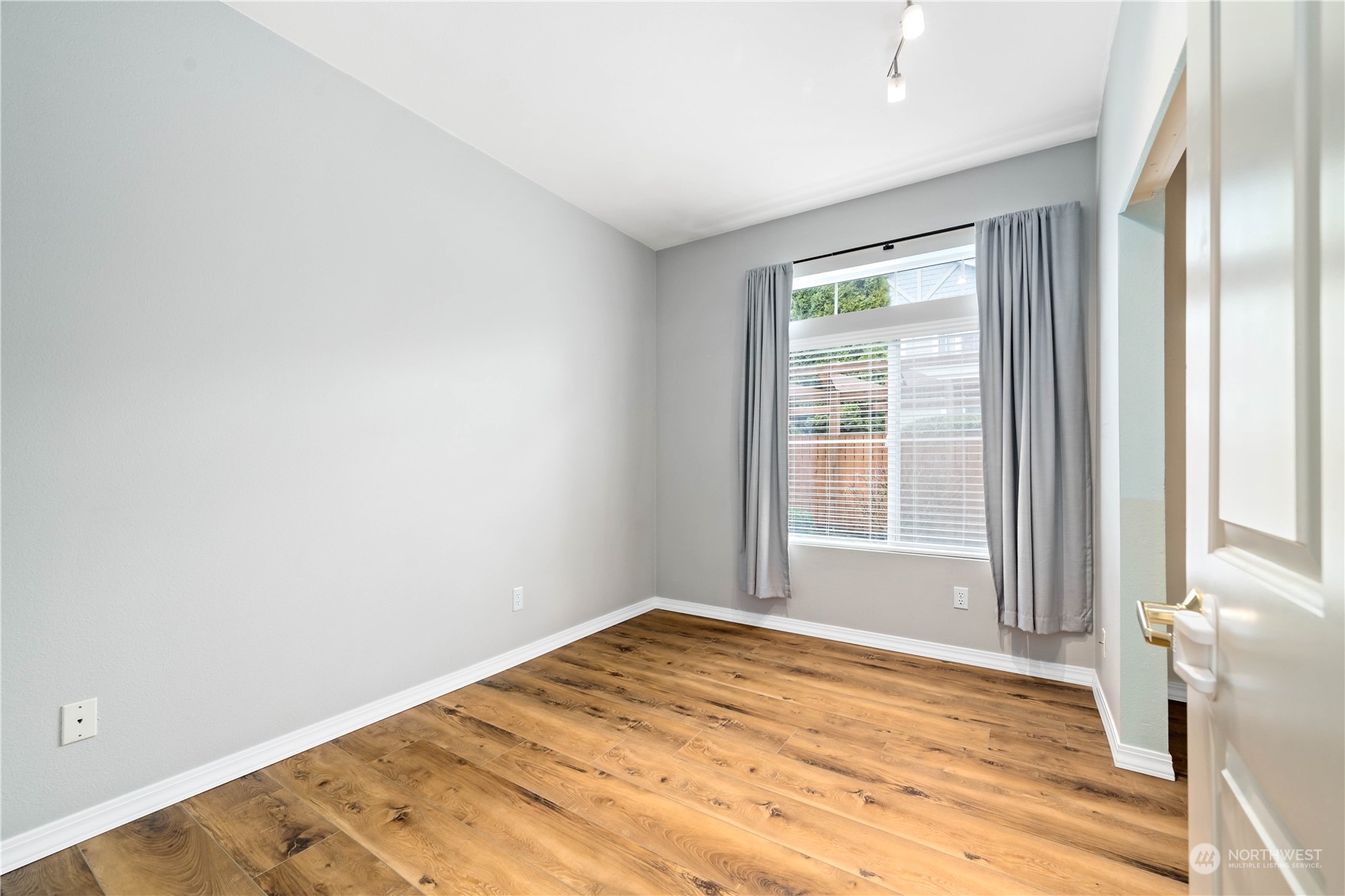 2034 Newport Way NW Unit: 11-1