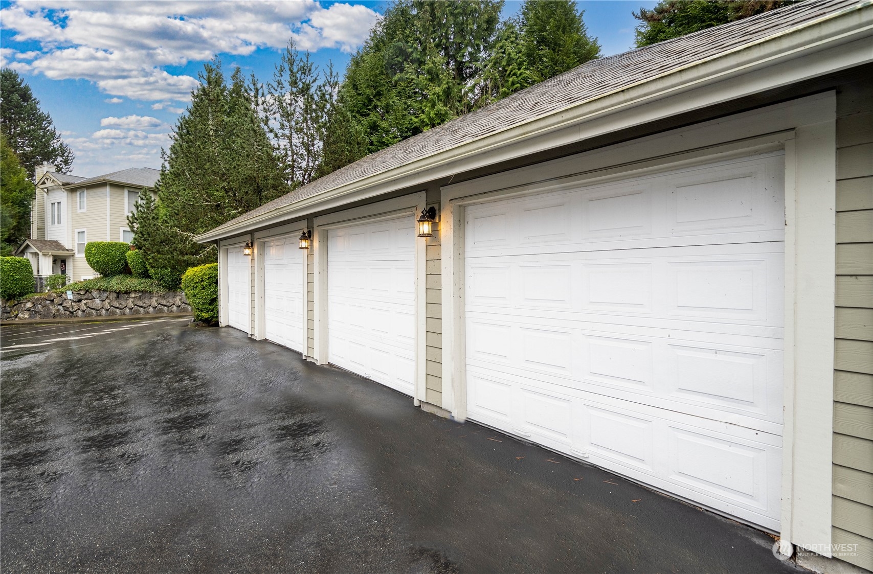 2034 Newport Way NW Unit: 11-1