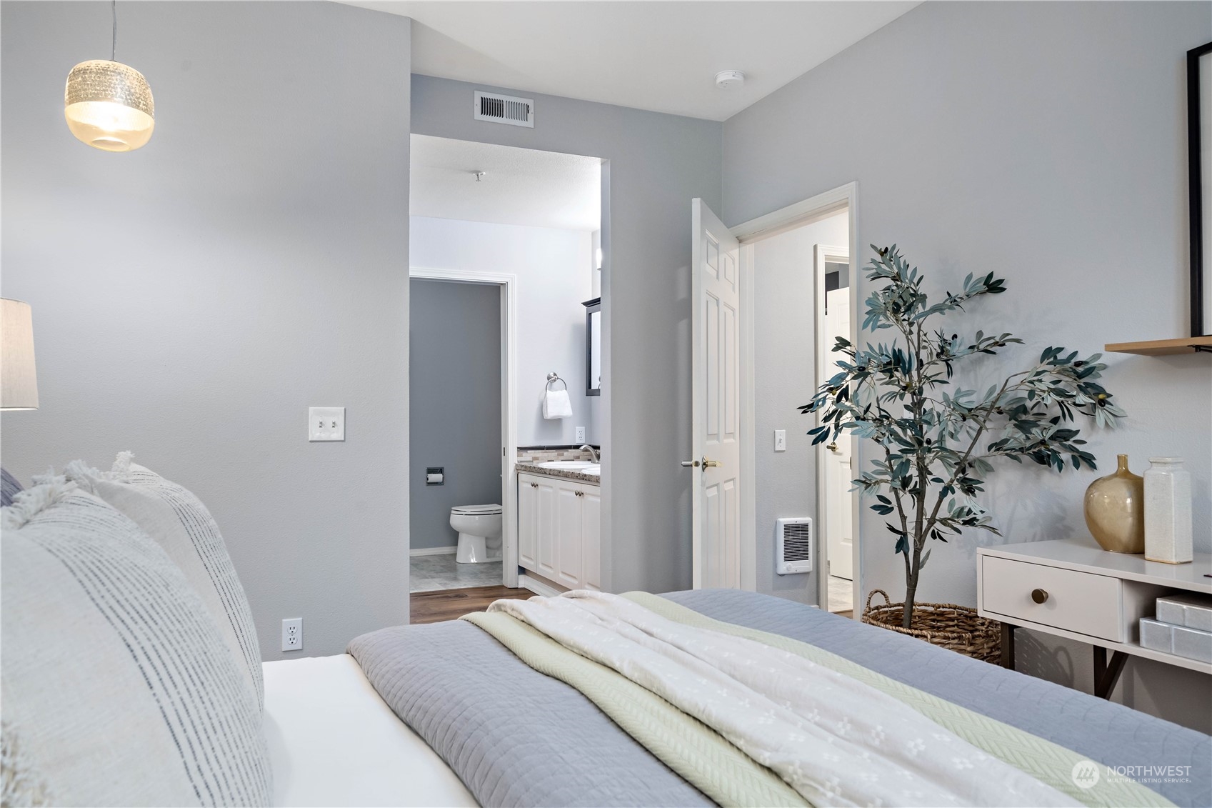 2034 Newport Way NW Unit: 11-1