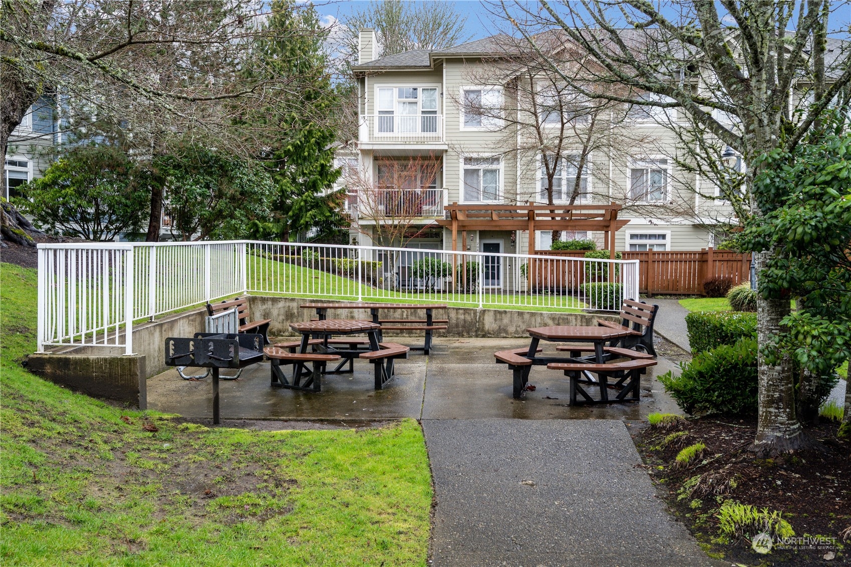 2034 Newport Way NW Unit: 11-1