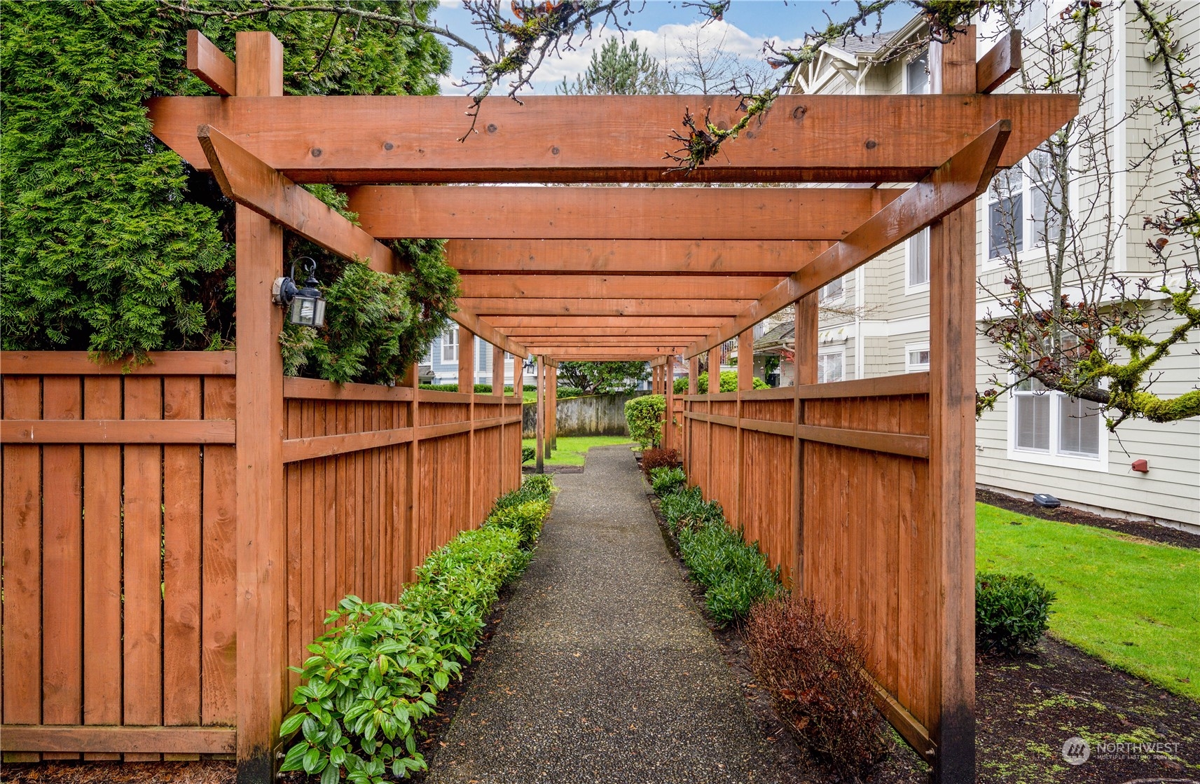 2034 Newport Way NW Unit: 11-1