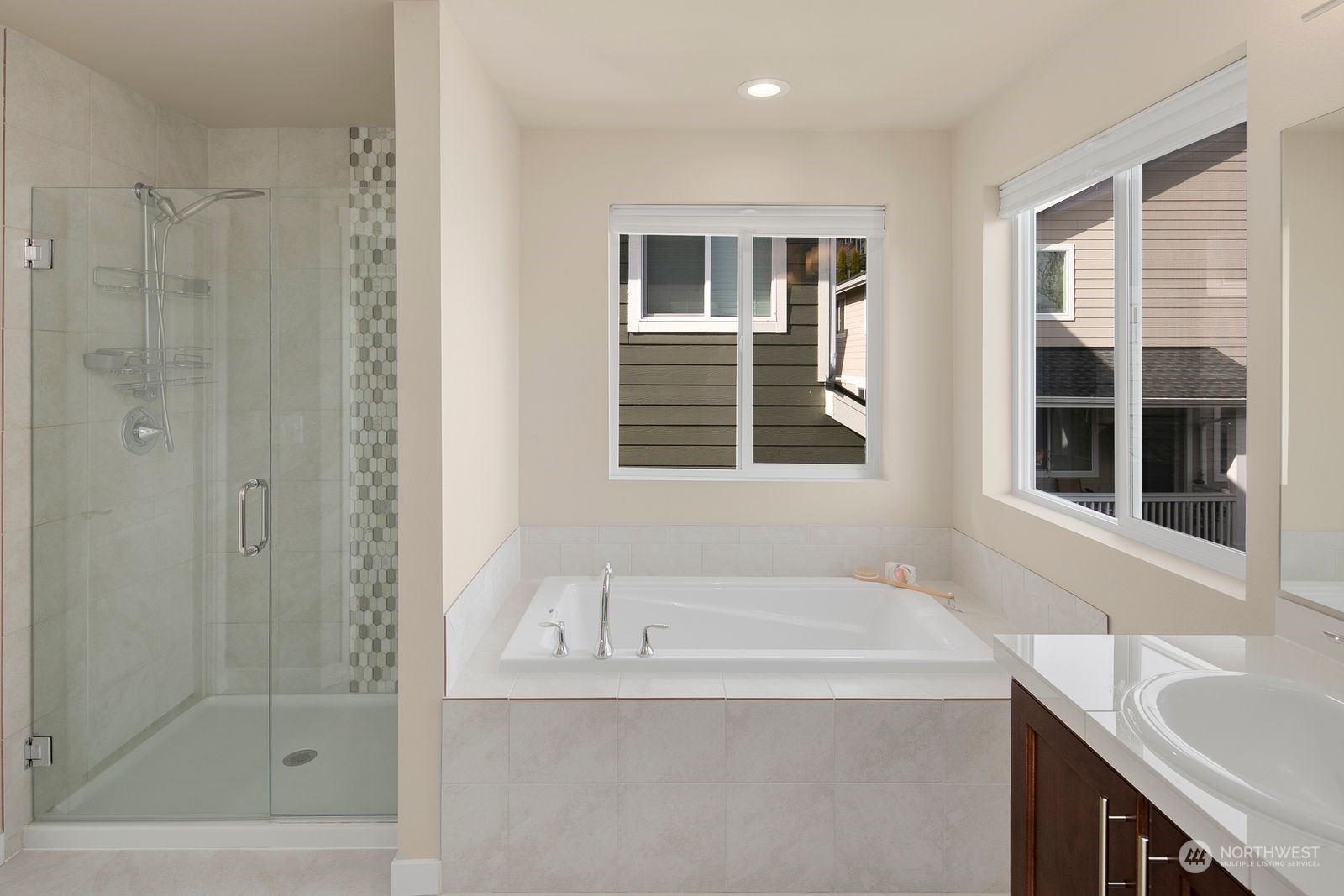 2112 NW Lynx Loop