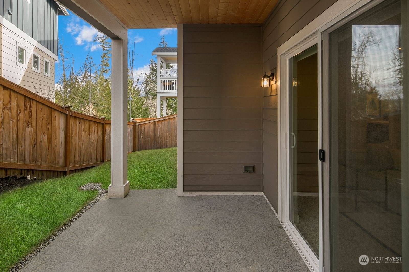 2112 NW Lynx Loop