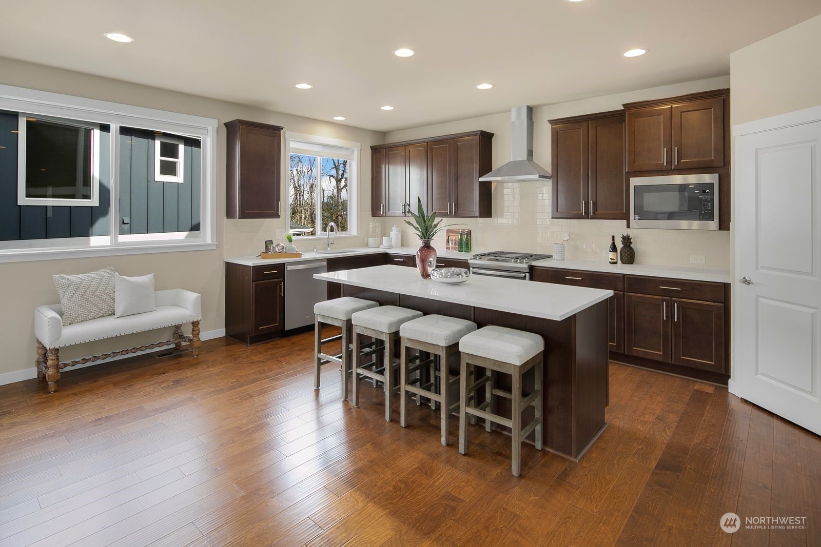 2112 NW Lynx Loop