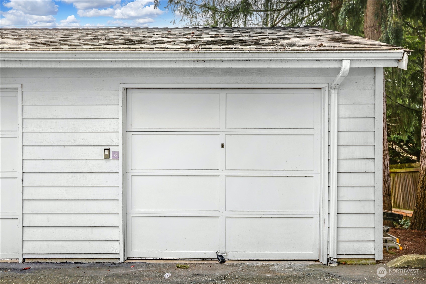 8653 Avondale Road NE Unit: A301