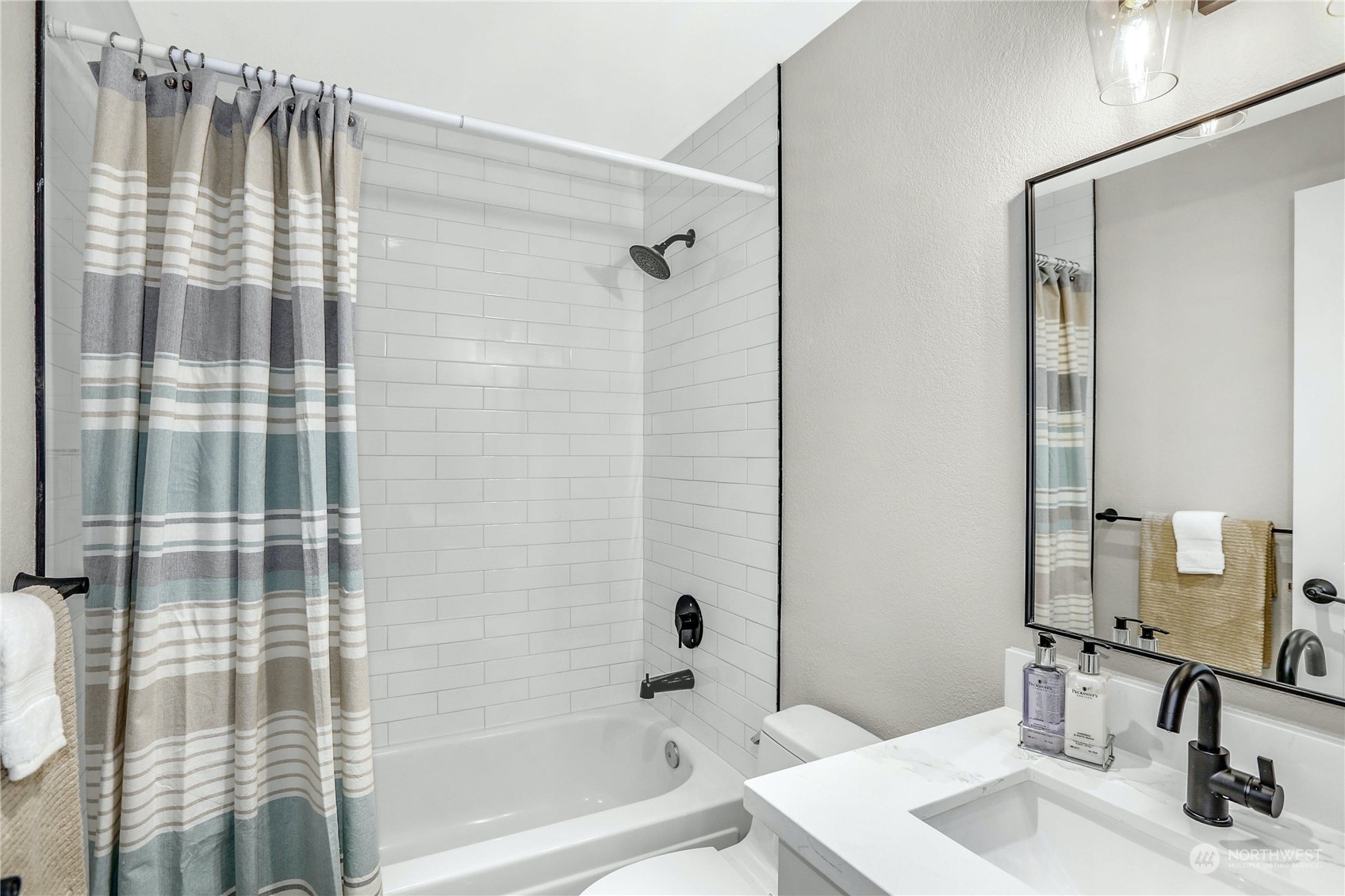 8653 Avondale Road NE Unit: A301