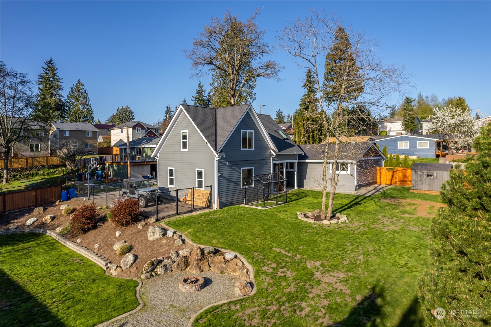 465 Hoquiam Avenue NE