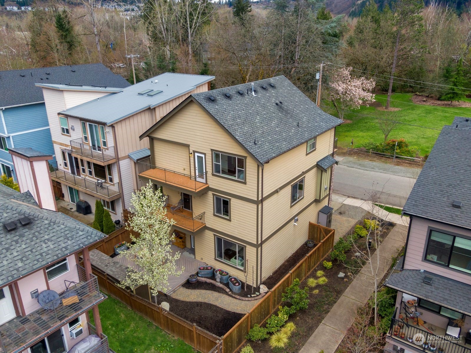 815 4th Avenue NW