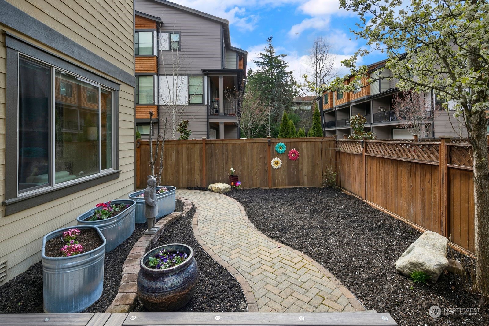815 4th Avenue NW