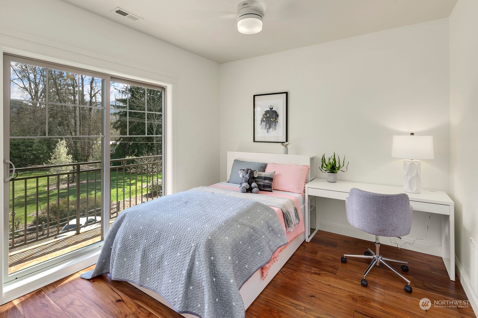 815 4th Avenue NW
