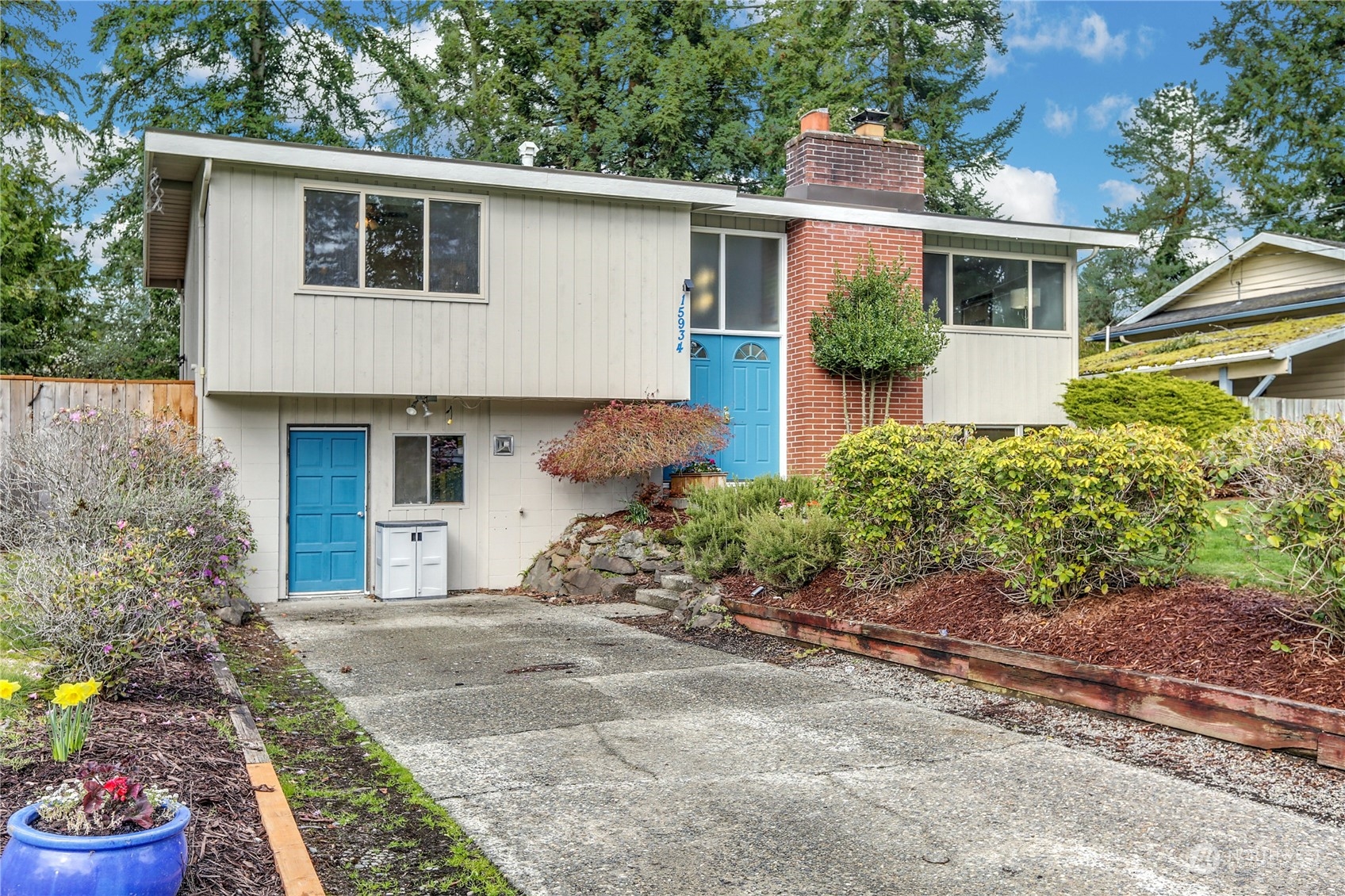 15934 Main Street