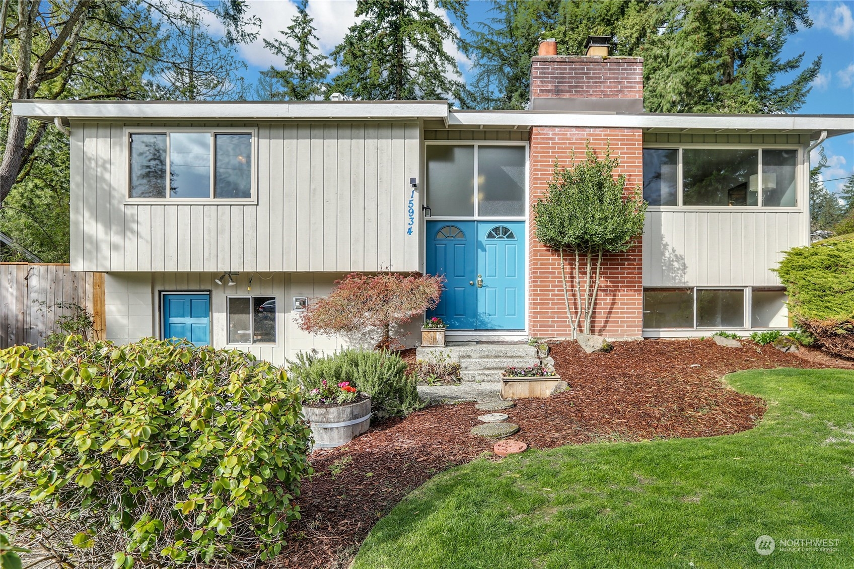 15934 Main Street