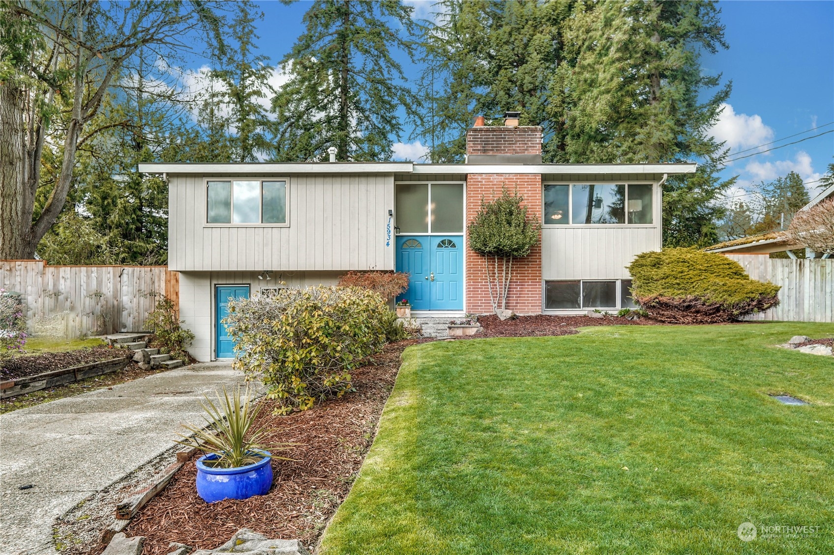 15934 Main Street