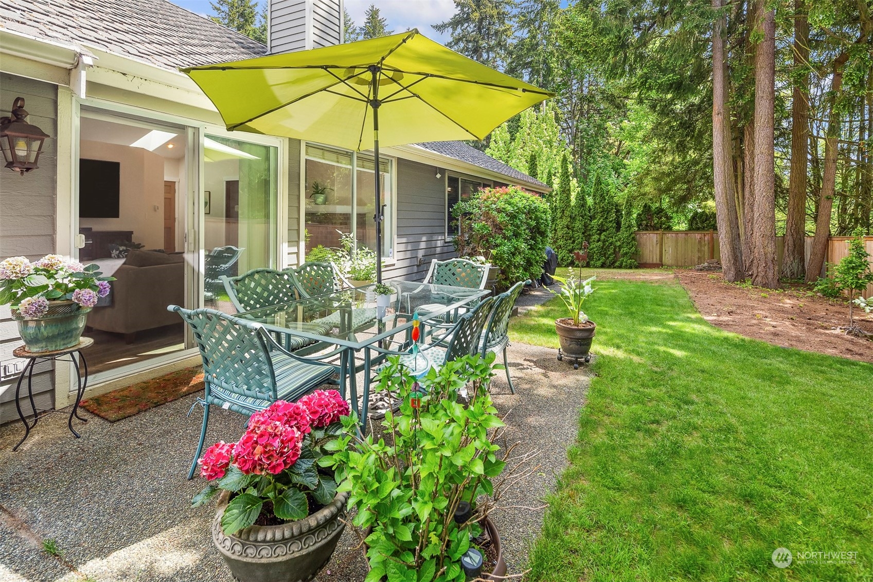 1601 Field Avenue NE