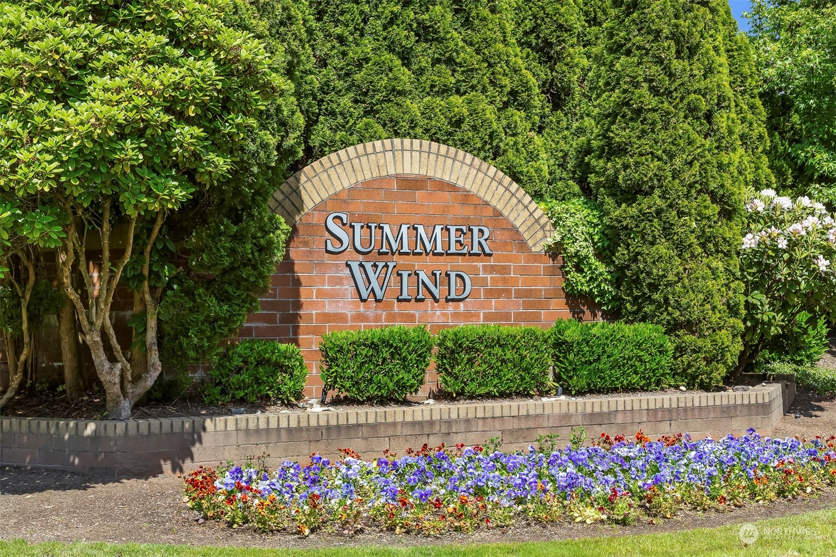 1601 Field Avenue NE