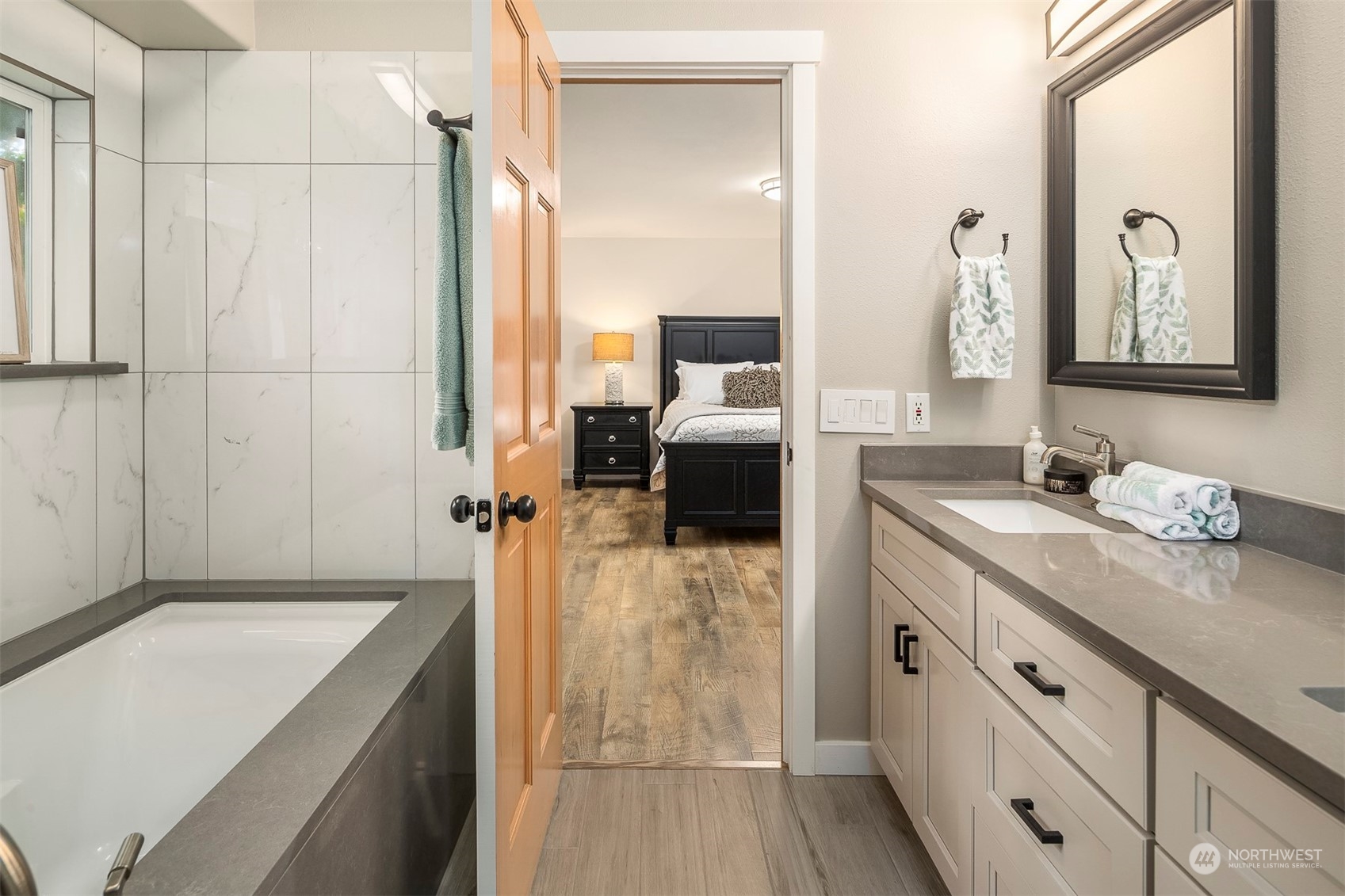 1601 Field Avenue NE