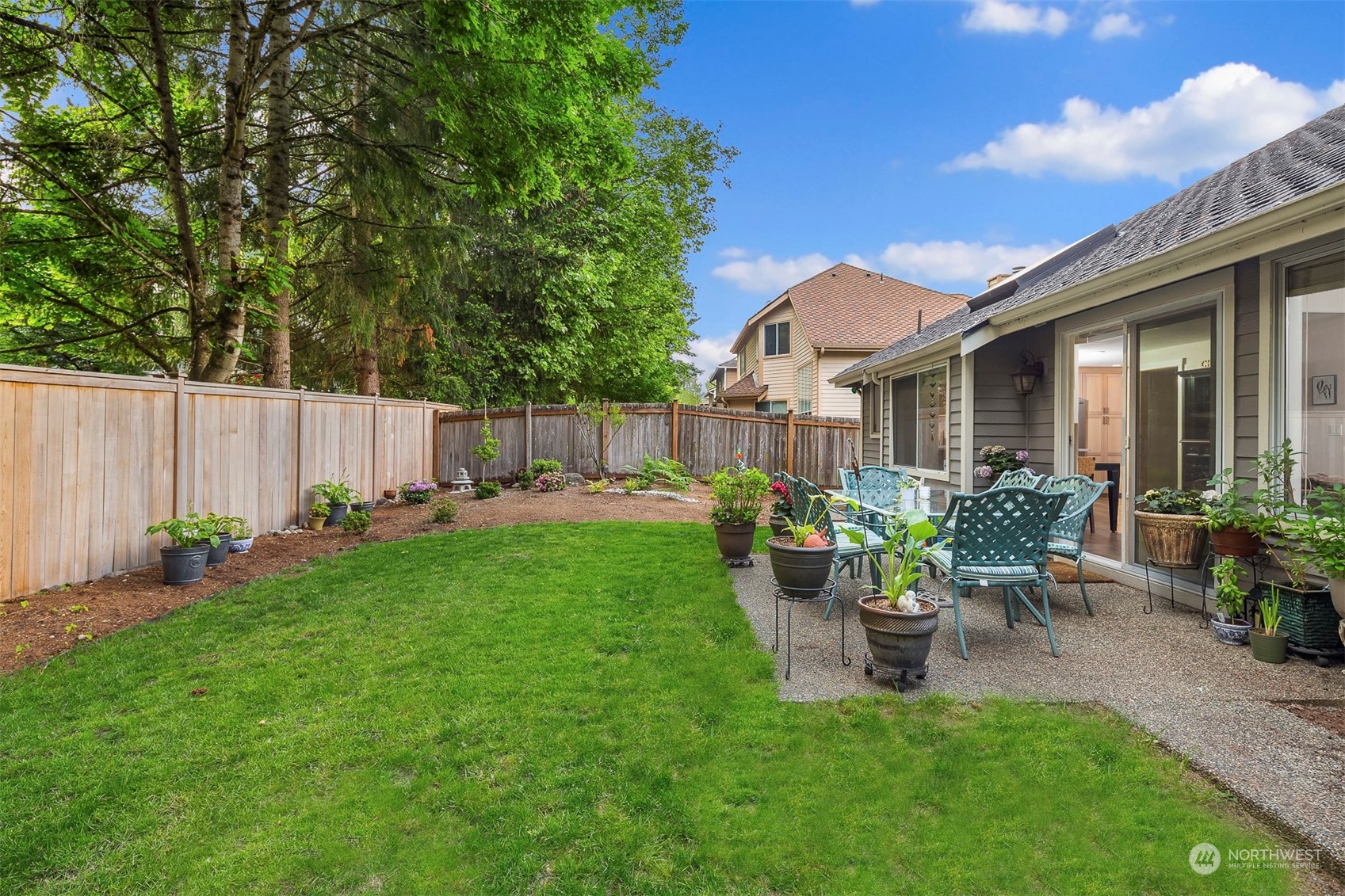 1601 Field Avenue NE