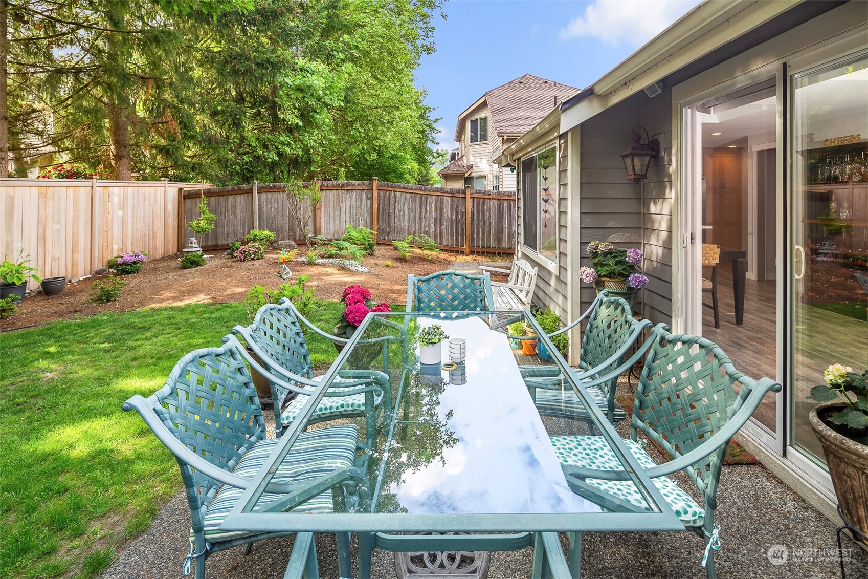 1601 Field Avenue NE