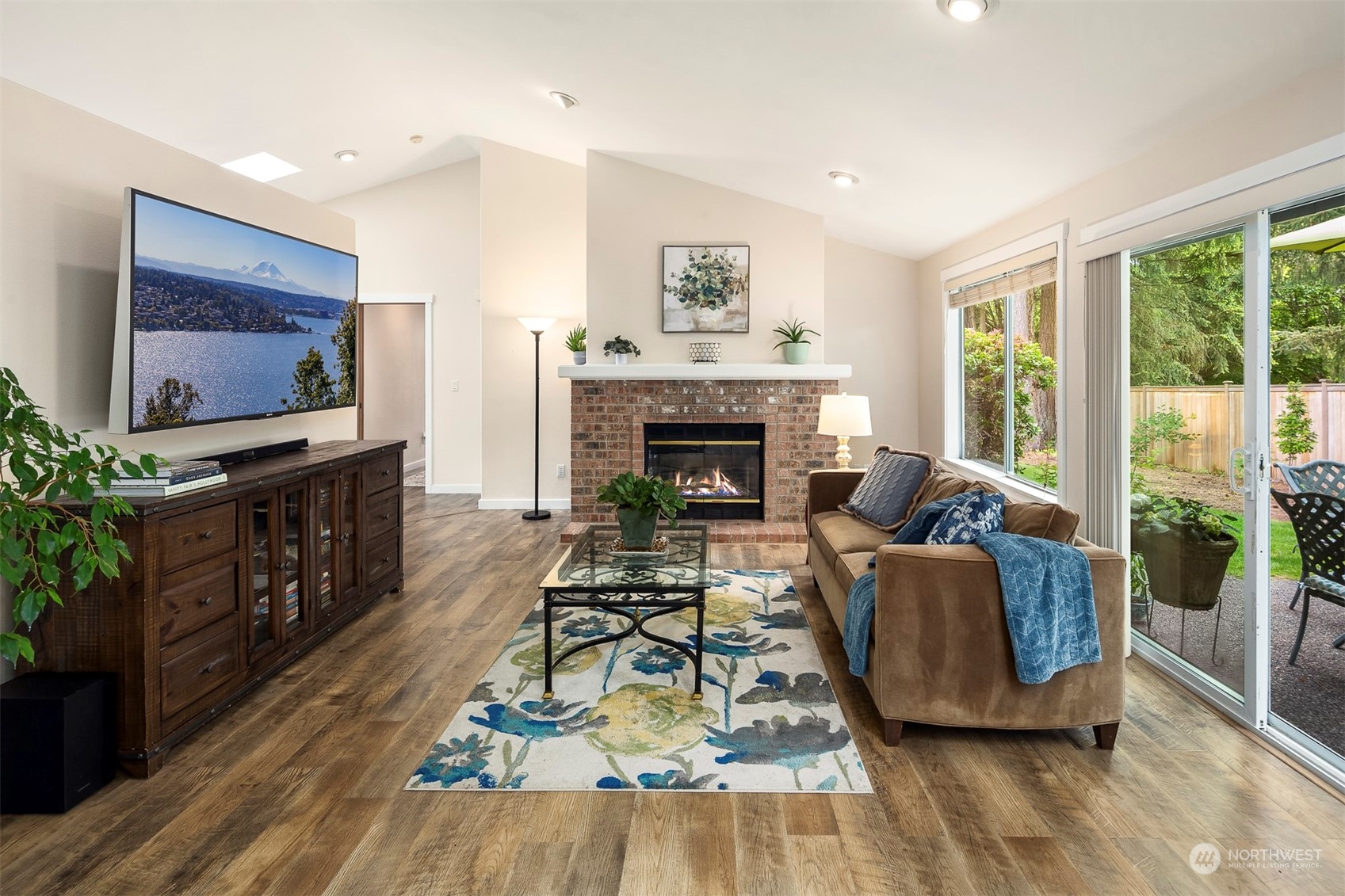 1601 Field Avenue NE