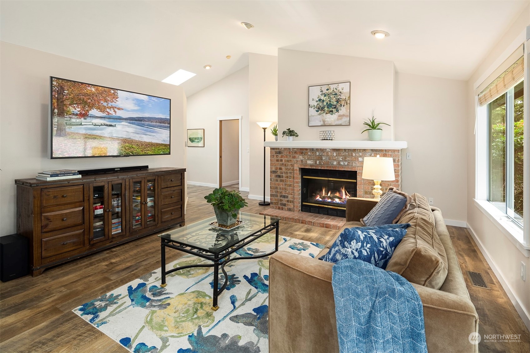 1601 Field Avenue NE