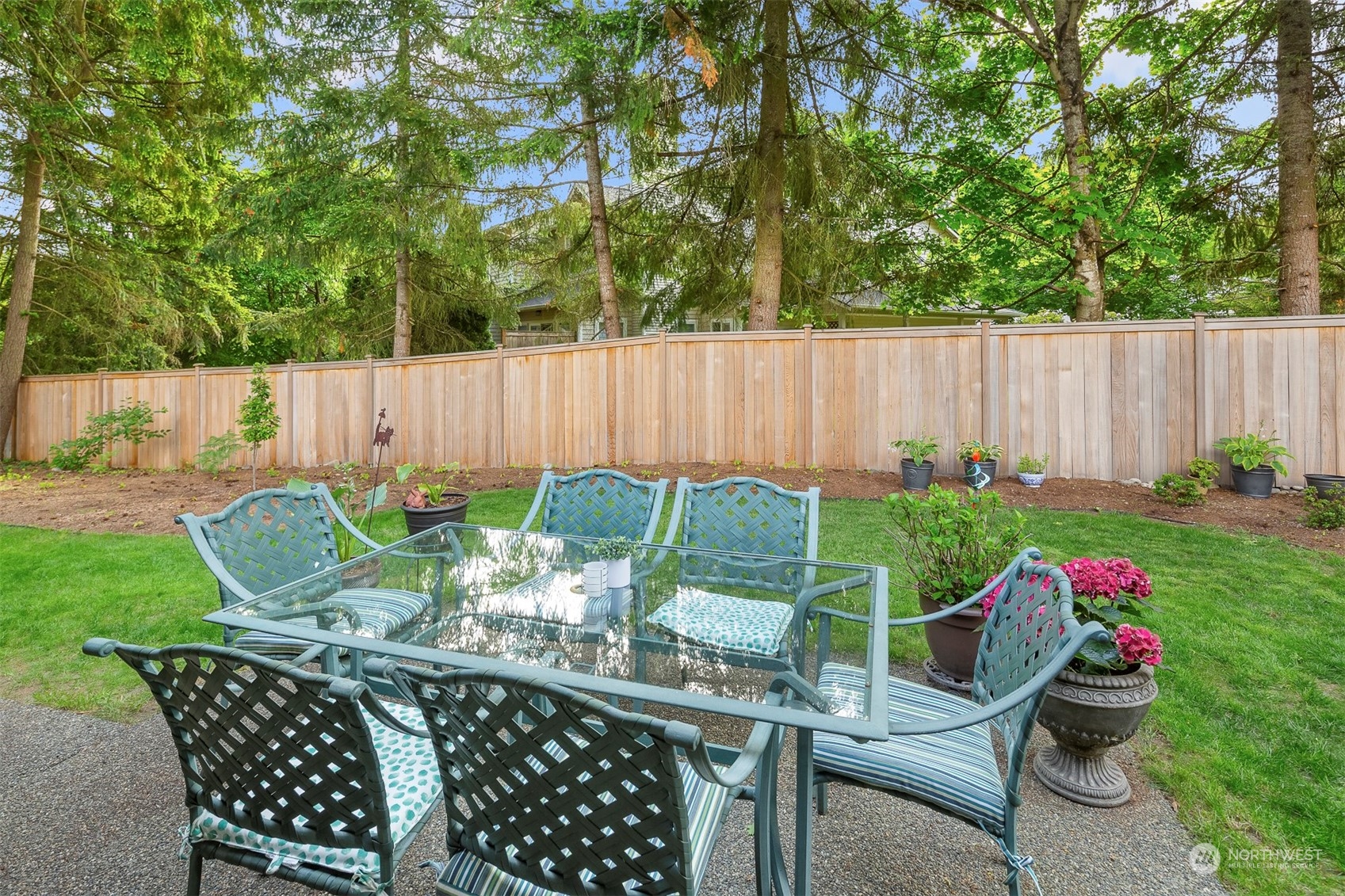 1601 Field Avenue NE