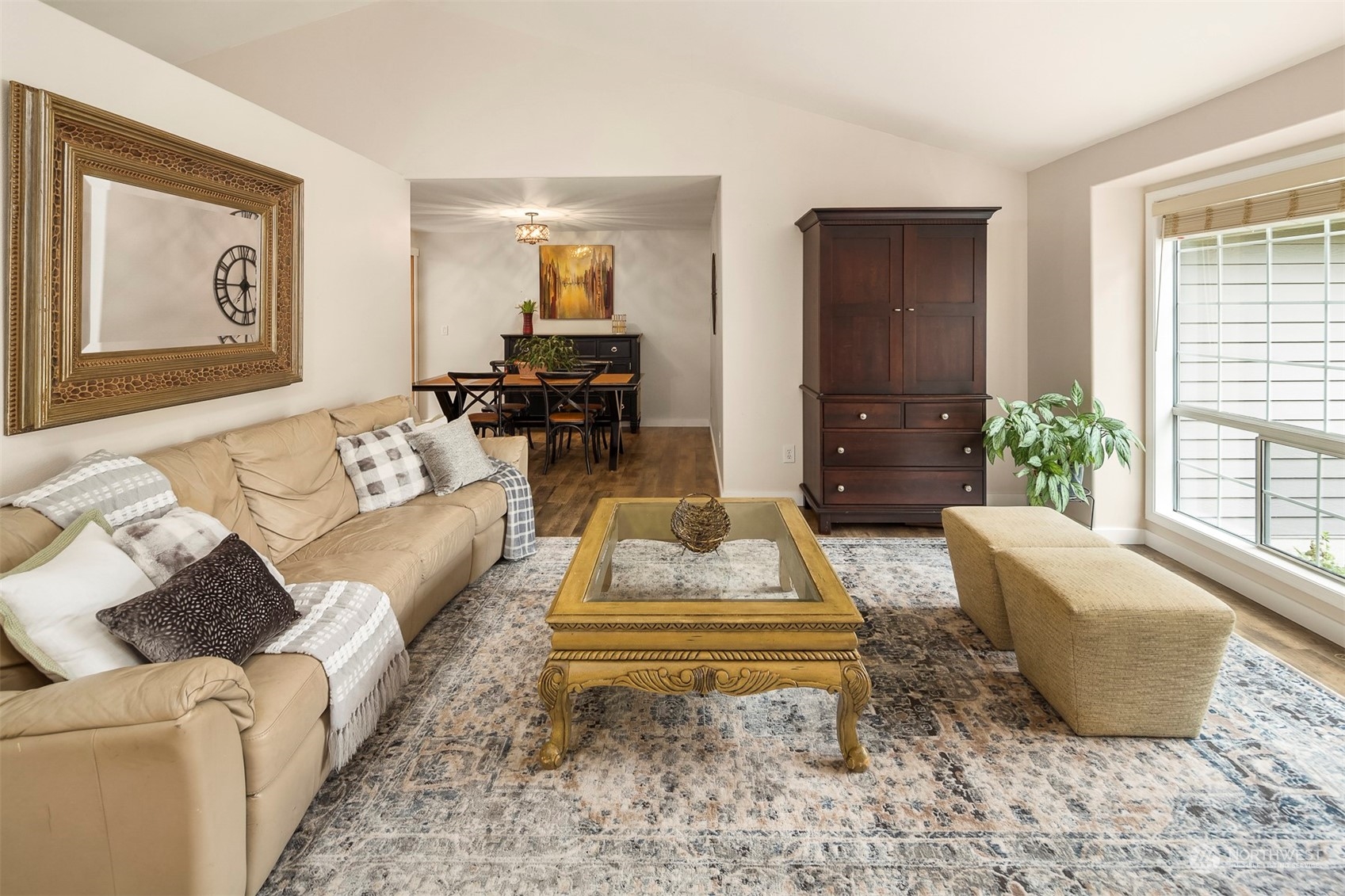 1601 Field Avenue NE