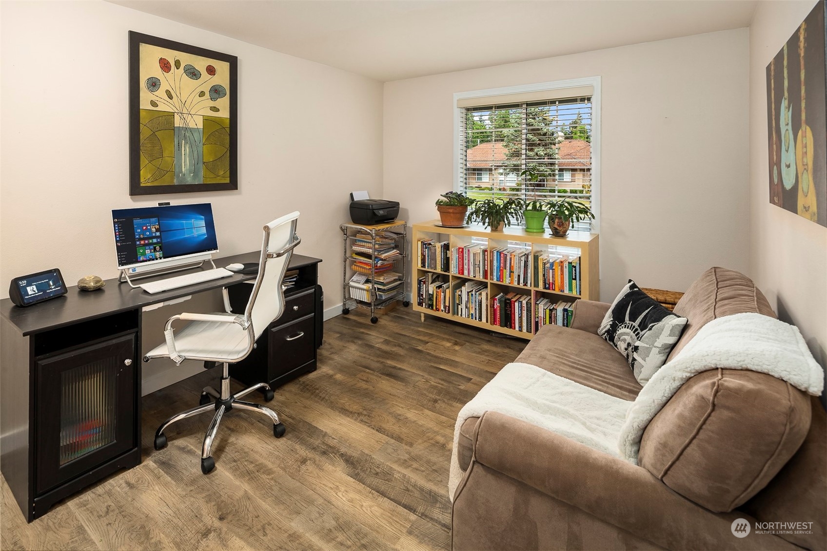 1601 Field Avenue NE