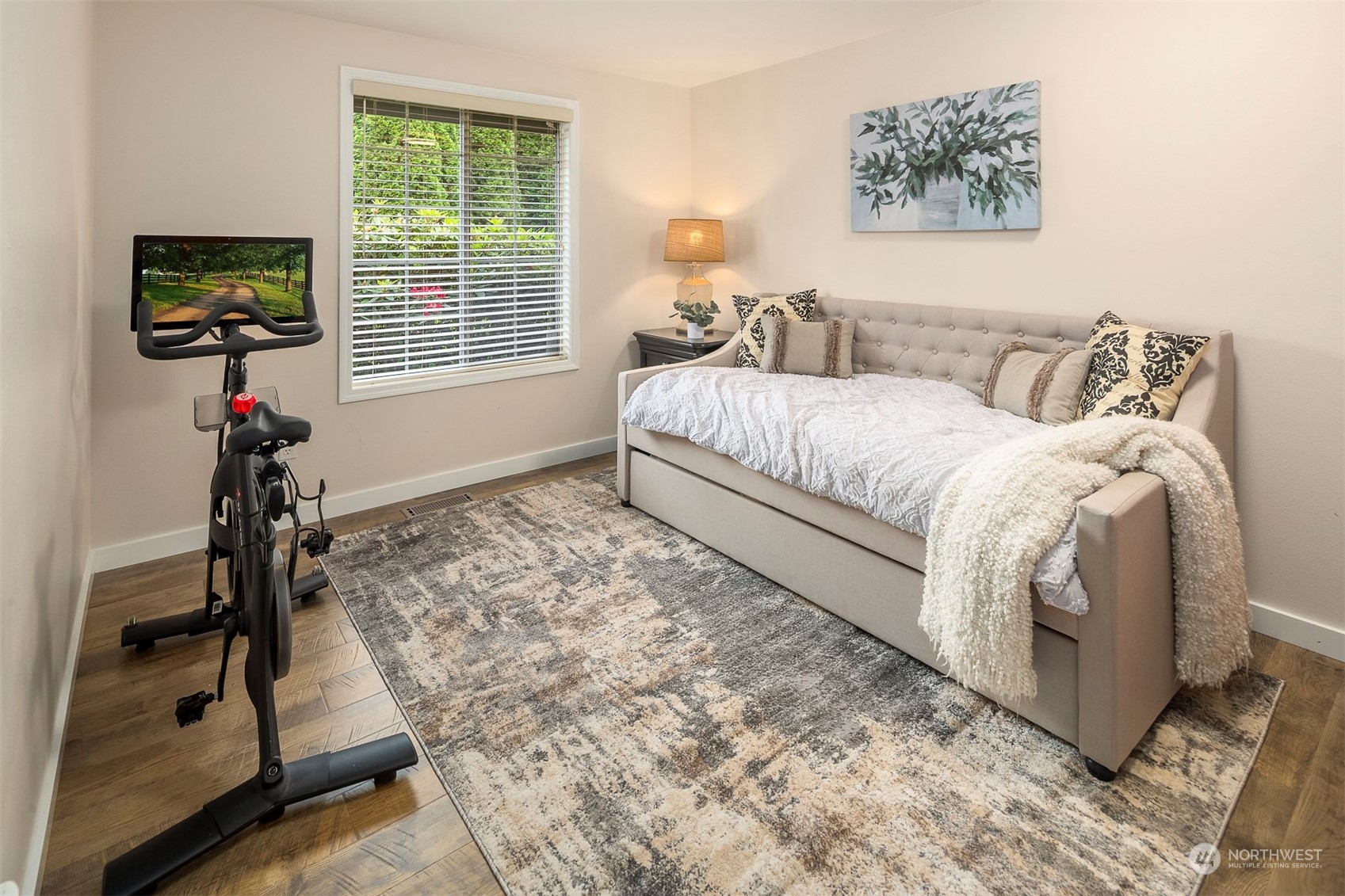 1601 Field Avenue NE