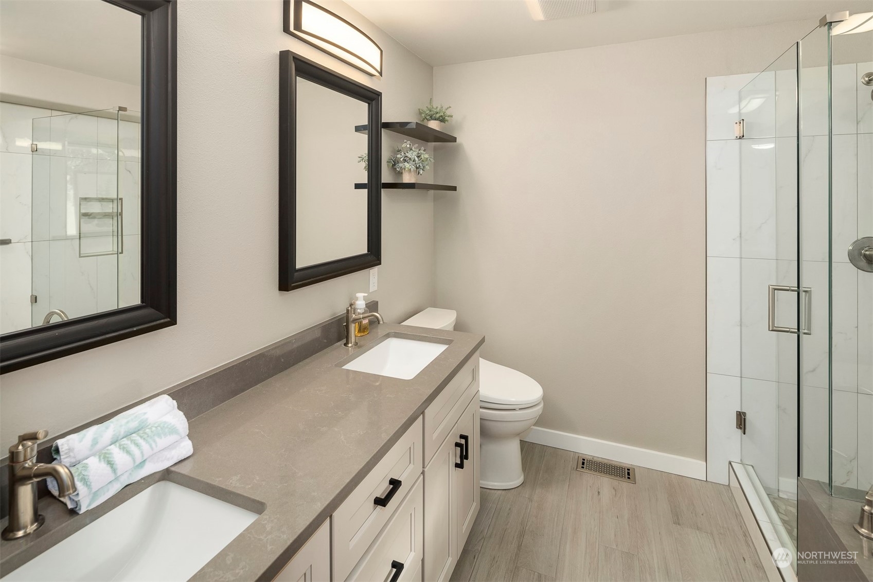 1601 Field Avenue NE