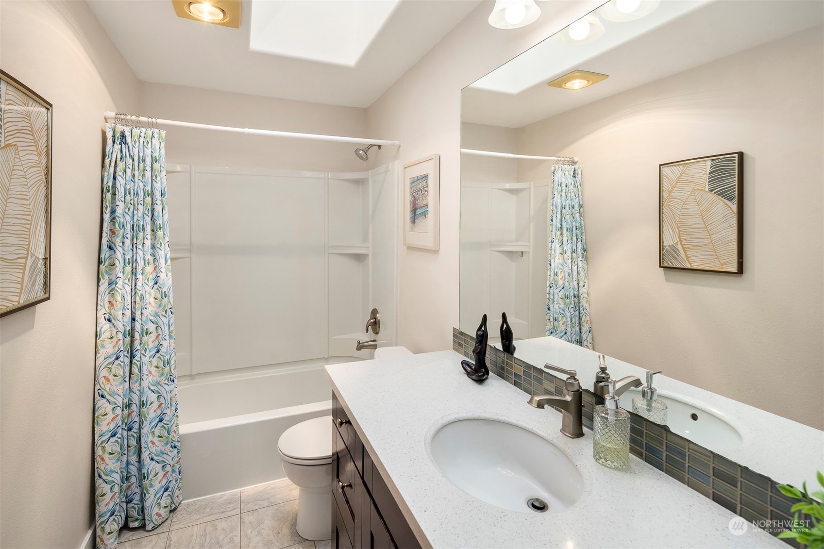 1601 Field Avenue NE