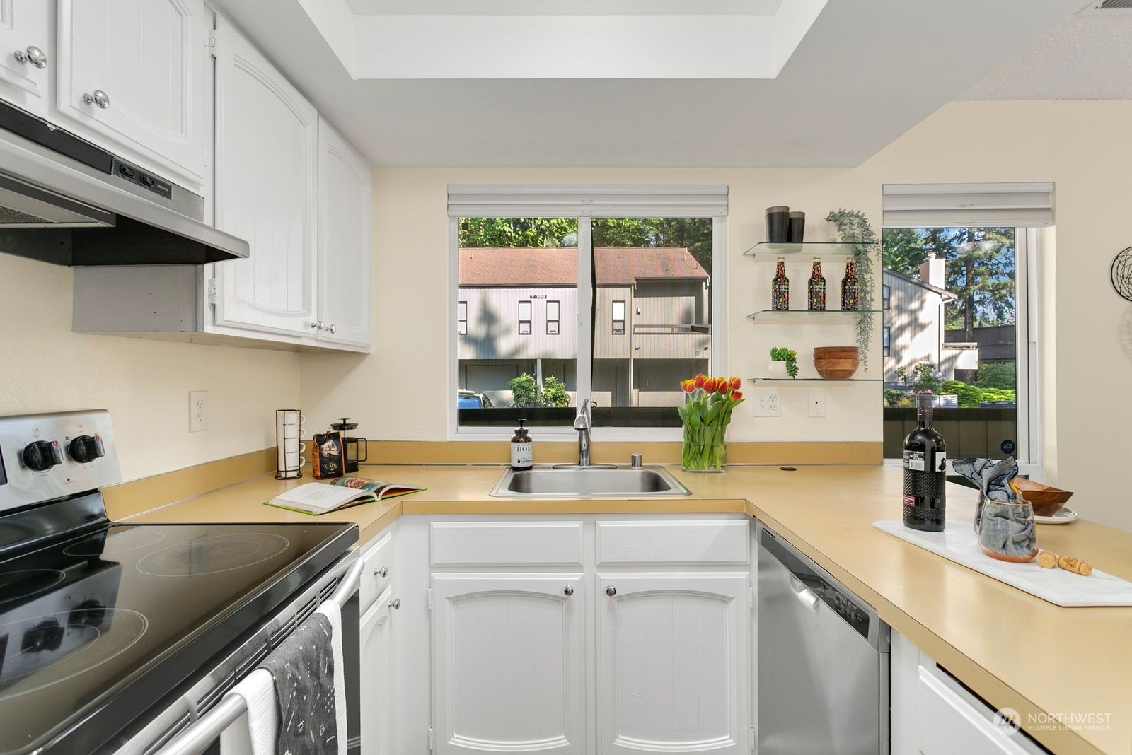 10819 NE 37th Place Unit: 106