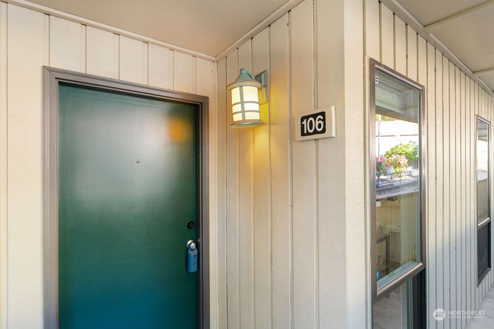 10819 NE 37th Place Unit: 106