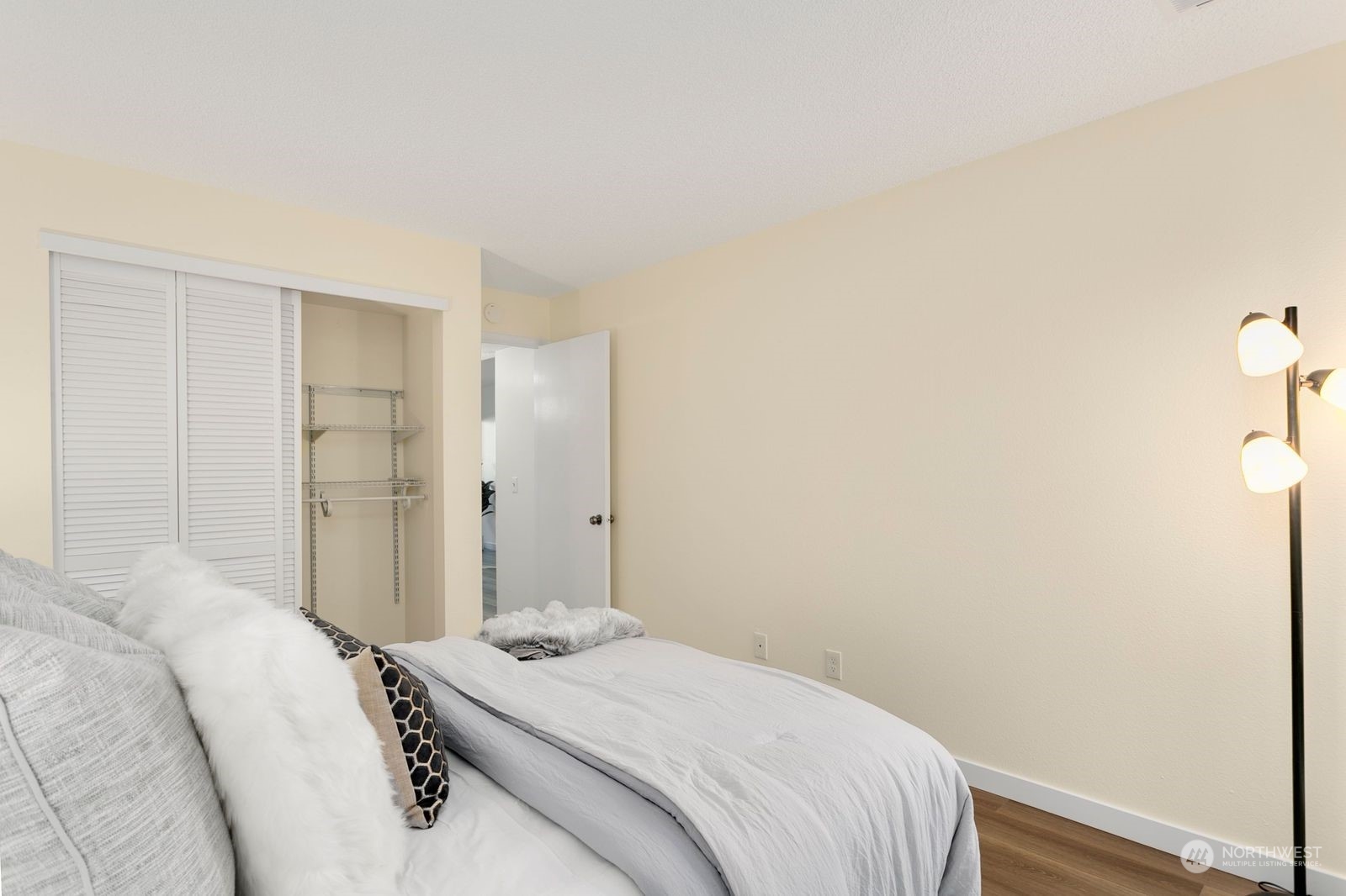 10819 NE 37th Place Unit: 106