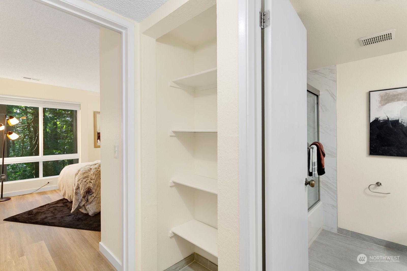 10819 NE 37th Place Unit: 106