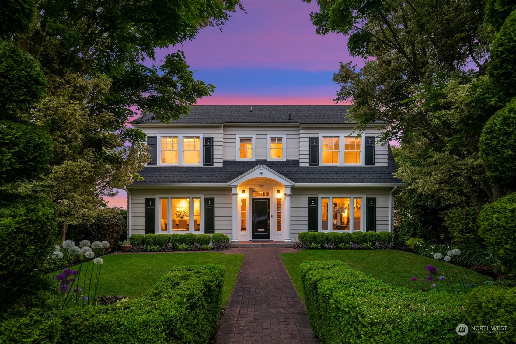 525 W Kinnear Place